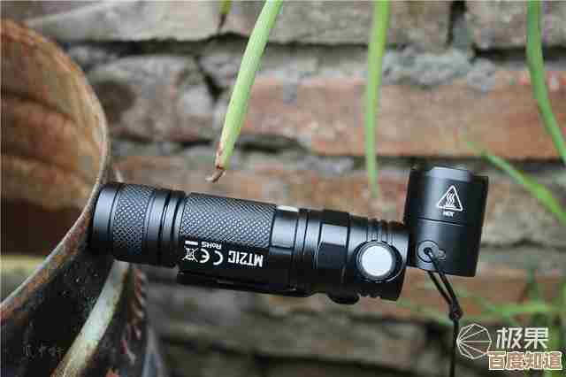 解放双手,点亮生活每一刻—多功能手电筒伴你探索无限可能 解放双手,点亮生活每一刻—多功能手电筒伴你探索无限可能