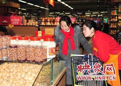 说真的，有一种蟹喜欢装扮自己，你能猜到是哪一种吗…