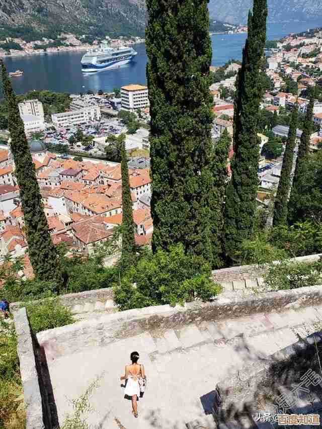 都在考虑购买套装，和平精英灿烂千阳好看到想入手吗