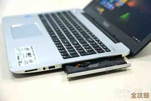 华硕VivoBook，轻巧随行：工作娱乐兼备，效率与便携兼得