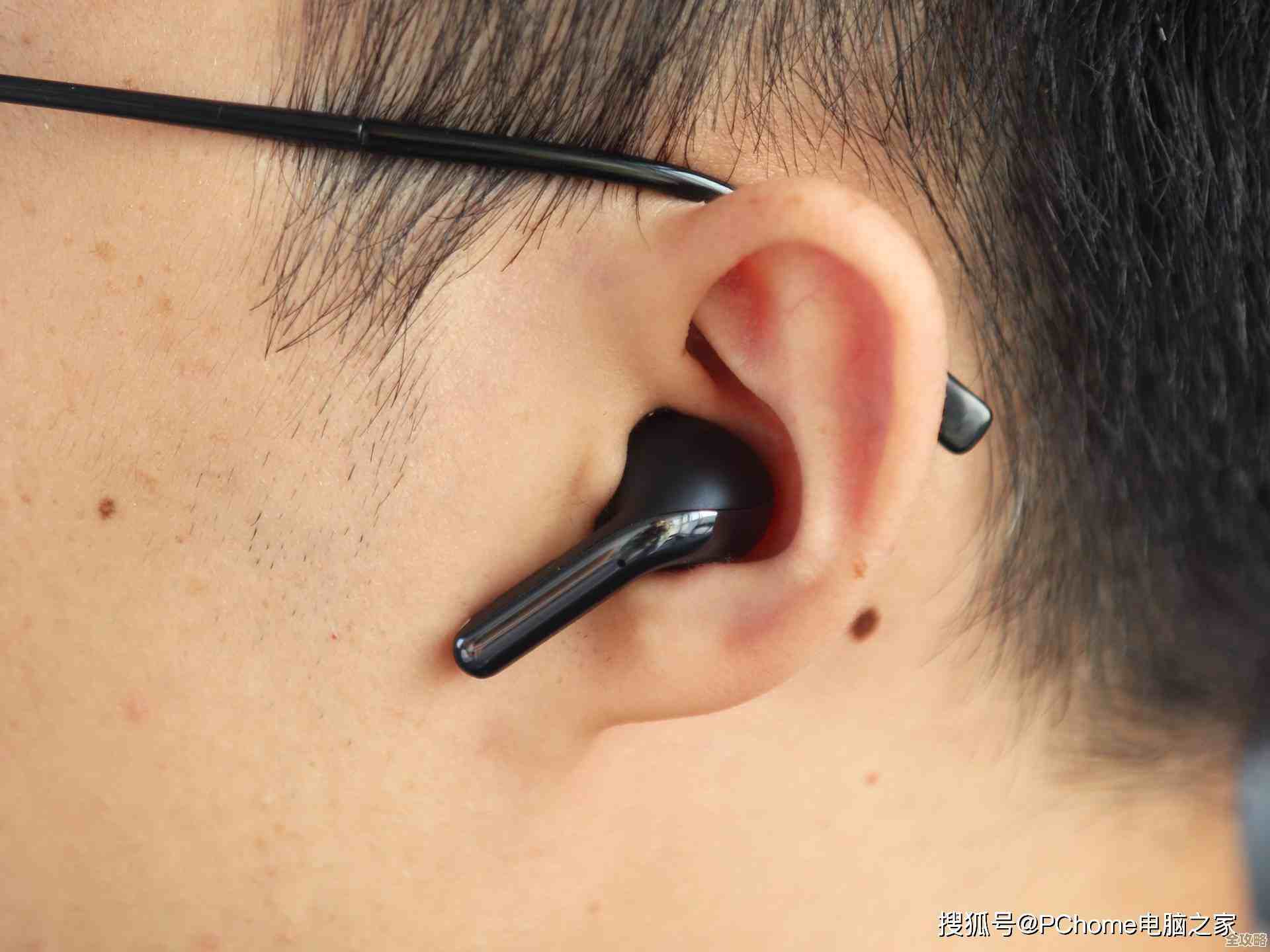 小米蓝牙耳机:无线音质新体验,畅享音乐无界限 小米蓝牙耳机:无线音质新体验,畅享音乐无界限