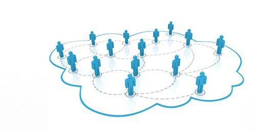 大多数客户其实愿意多花钱，只要托管和云服务能更强大更靠谱一点