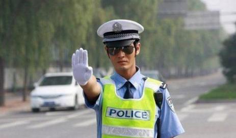 实习期驾驶人上高速要不要有人陪着啊规矩到底是怎样