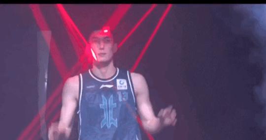 王者荣耀赛年标签怎么弄…别告诉我你还不知道