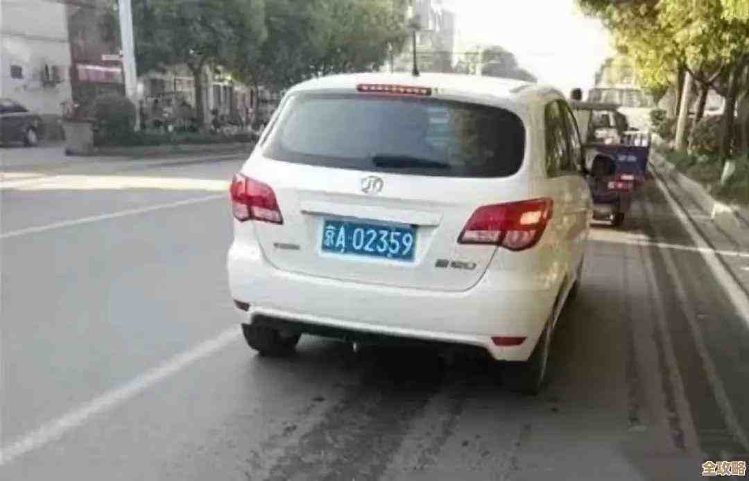 云监控和服务监控其实差别挺大，主要有这些方面让人容易混淆但又不能完全一样理解