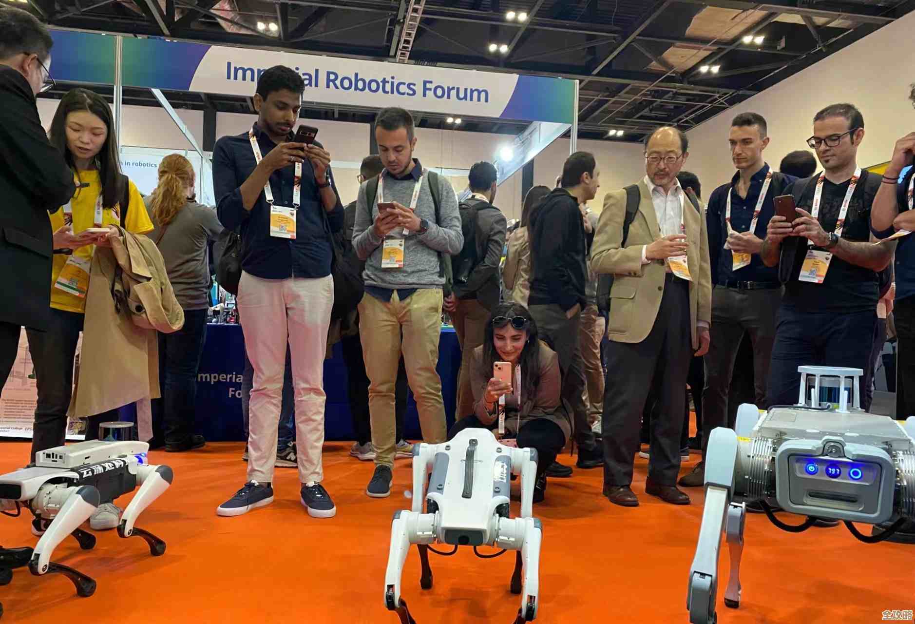 腾讯轮腿机器人亮相ICRA，能灵活越障还会各种炫酷空翻动作